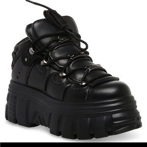 Steve Madden Reign Black Leather Platform Hiker Boot W/ Box Pre owned